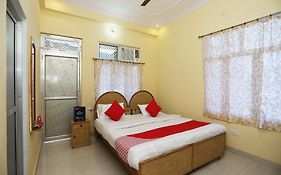 Collection O Sahani Guest House